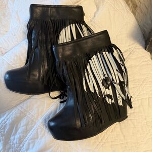 Koolaburra Moshi Veleta Fringe Skull Black Ankle Boots